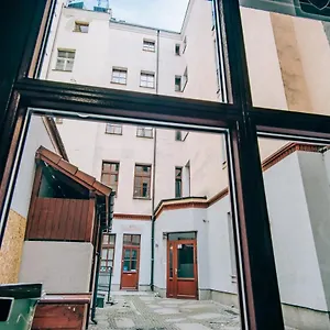 https://klimatyczny-apartament-przy-rynku-1-min-pieszo.hotelswroclaw.com