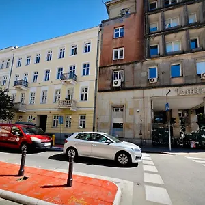 https://studio-rental-central-warsaw.warsawhotelspoland.com