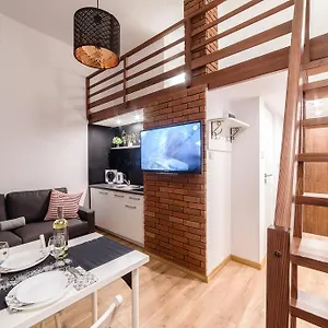 Station Apartments: 10-minute Walk To Main Square Ξενοδοχείο με διαμερίσματα